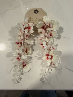 Anthropologie White and Pink Floral Hair Vines
